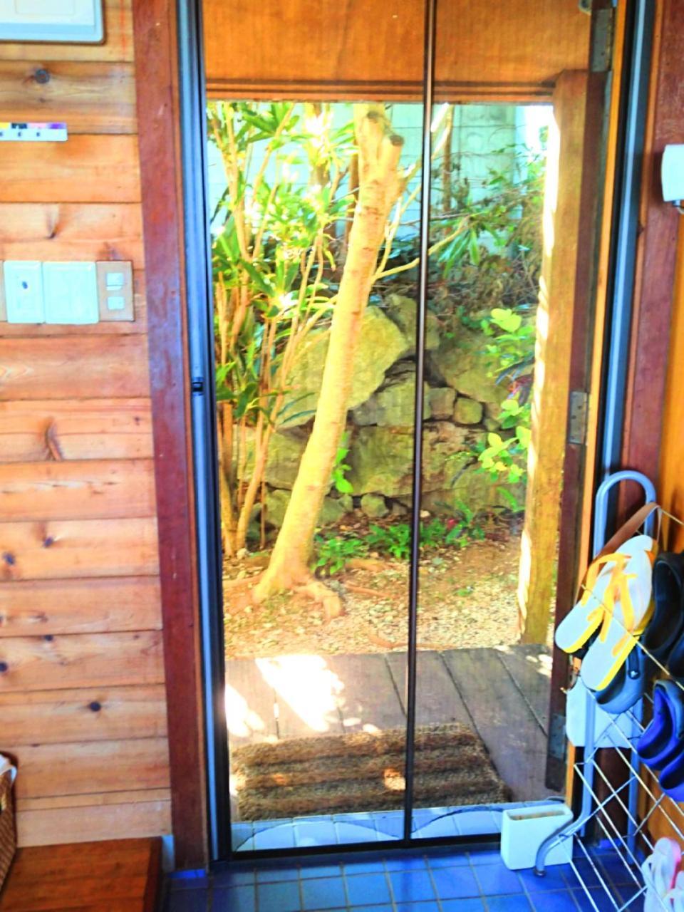 Private Beach House Motobu Bagian luar foto