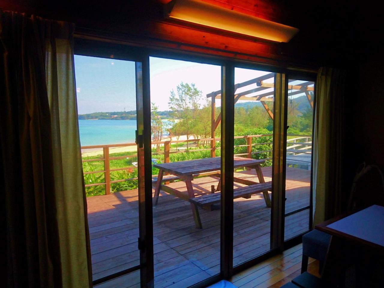 Private Beach House Motobu Bagian luar foto