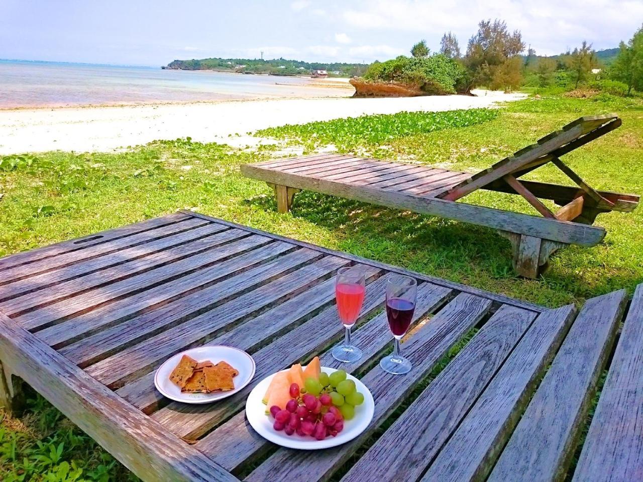 Private Beach House Motobu Bagian luar foto