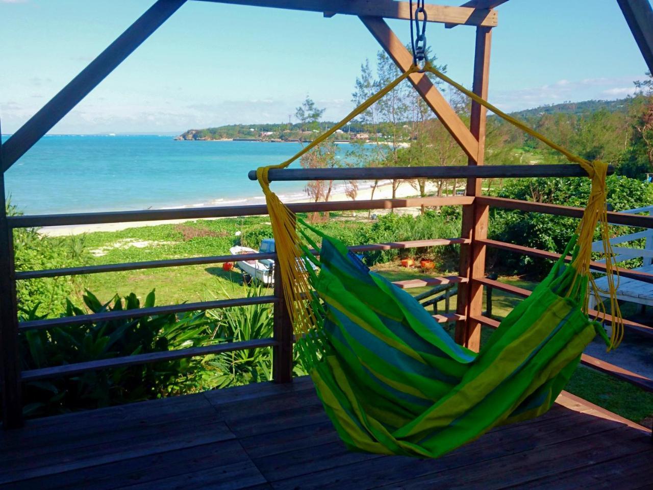 Private Beach House Motobu Bagian luar foto